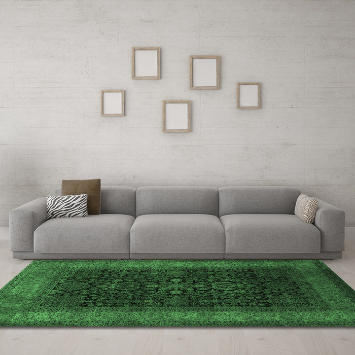 Machine Washable Persian Emerald Green Traditional Area Rugs in a Living Room,, wshtr2067emgrn