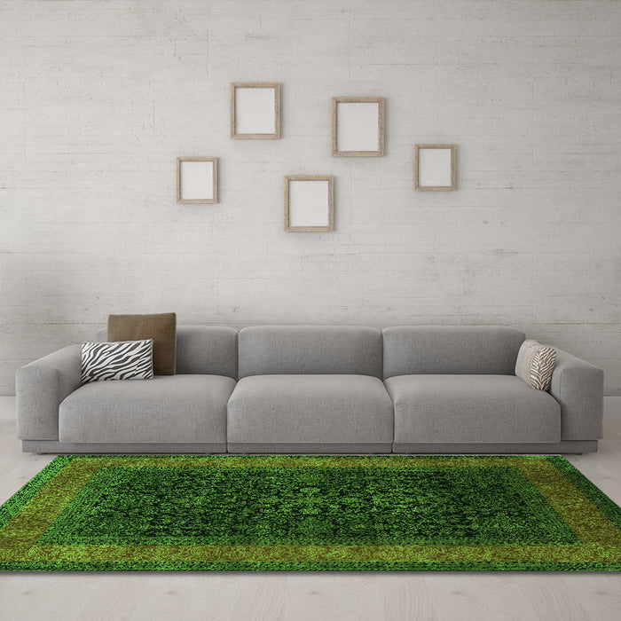 Machine Washable Persian Green Traditional Area Rugs in a Living Room,, wshtr2067grn