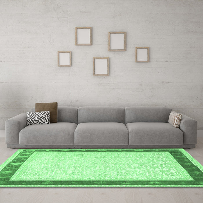 Machine Washable Persian Emerald Green Traditional Area Rugs in a Living Room,, wshtr2068emgrn