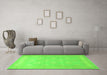 Machine Washable Persian Green Traditional Area Rugs in a Living Room,, wshtr2069grn