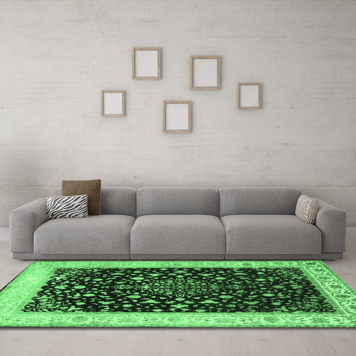 Machine Washable Persian Emerald Green Traditional Area Rugs in a Living Room,, wshtr2071emgrn