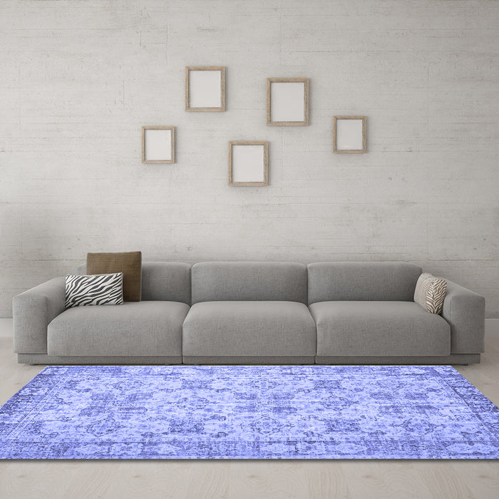 Machine Washable Persian Blue Traditional Rug in a Living Room, wshtr2072blu
