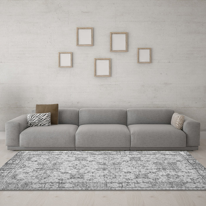 Machine Washable Persian Gray Traditional Rug in a Living Room,, wshtr2072gry