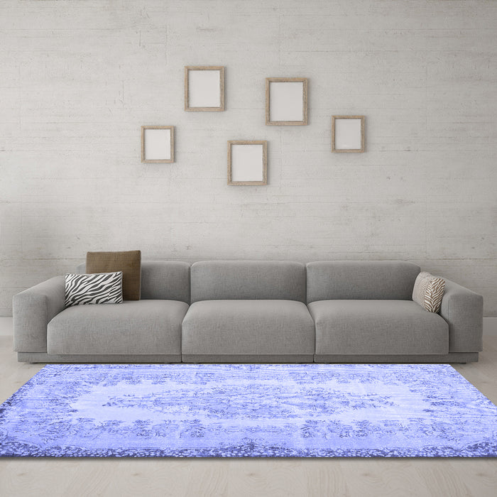Machine Washable Persian Blue Traditional Rug in a Living Room, wshtr2073blu