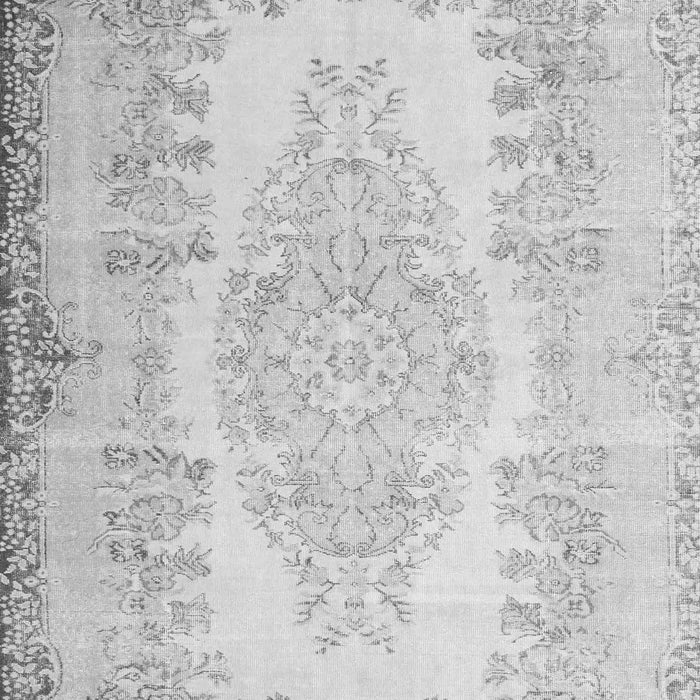 Serging Thickness of Machine Washable Persian Gray Traditional Rug, wshtr2073gry