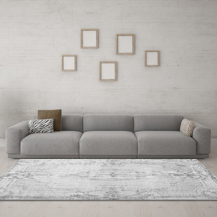 Machine Washable Persian Gray Traditional Rug in a Living Room,, wshtr2075gry