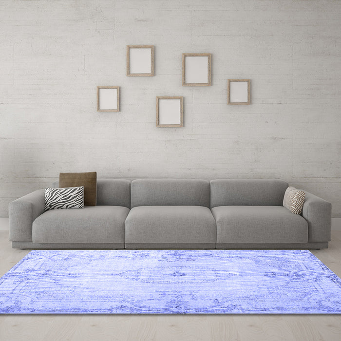 Machine Washable Persian Blue Traditional Rug in a Living Room, wshtr2075blu