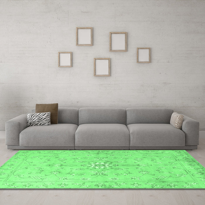 Machine Washable Persian Emerald Green Traditional Area Rugs in a Living Room,, wshtr2076emgrn