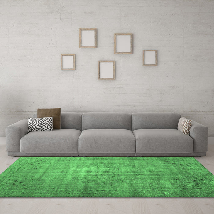 Machine Washable Persian Emerald Green Traditional Area Rugs in a Living Room,, wshtr2077emgrn