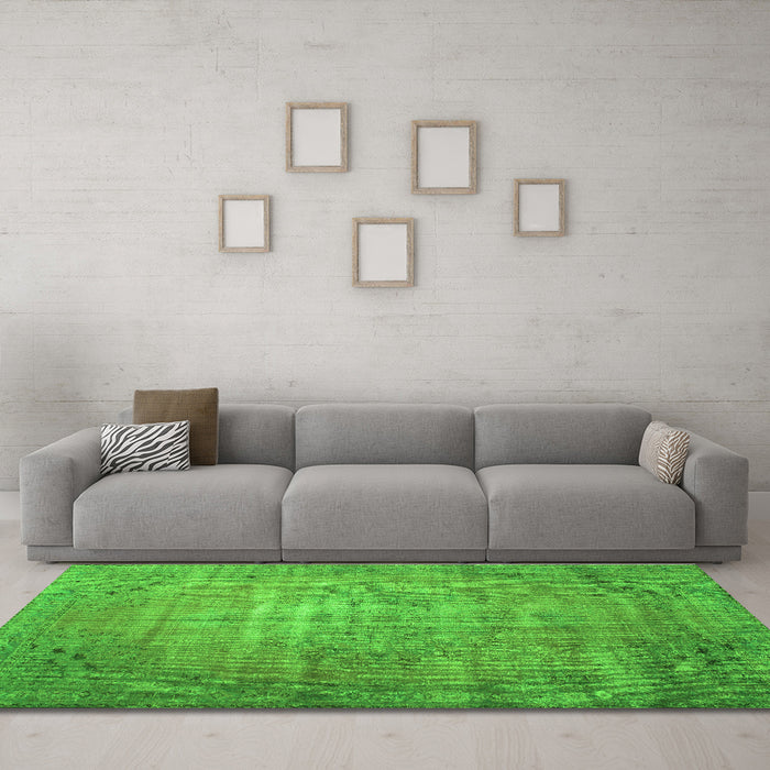 Machine Washable Persian Green Traditional Area Rugs in a Living Room,, wshtr2077grn