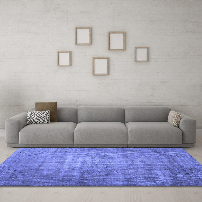 Machine Washable Persian Blue Traditional Rug in a Living Room, wshtr2077blu
