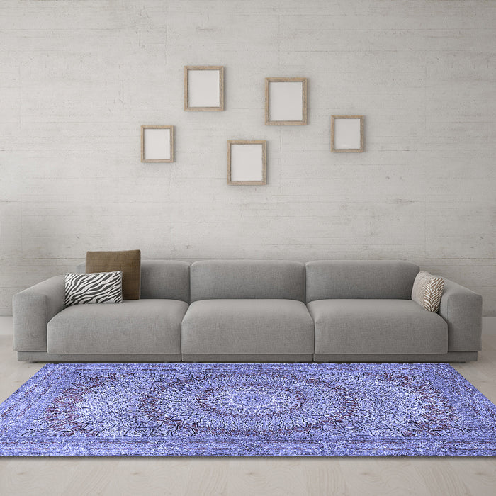 Machine Washable Medallion Blue Traditional Rug in a Living Room, wshtr2078blu