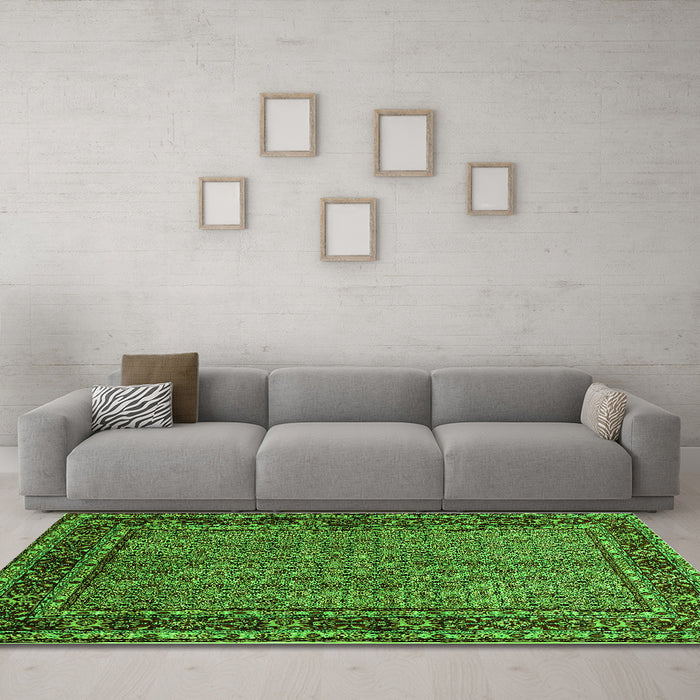 Machine Washable Persian Green Traditional Area Rugs in a Living Room,, wshtr207grn