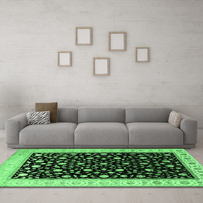 Machine Washable Persian Emerald Green Traditional Area Rugs in a Living Room,, wshtr2082emgrn