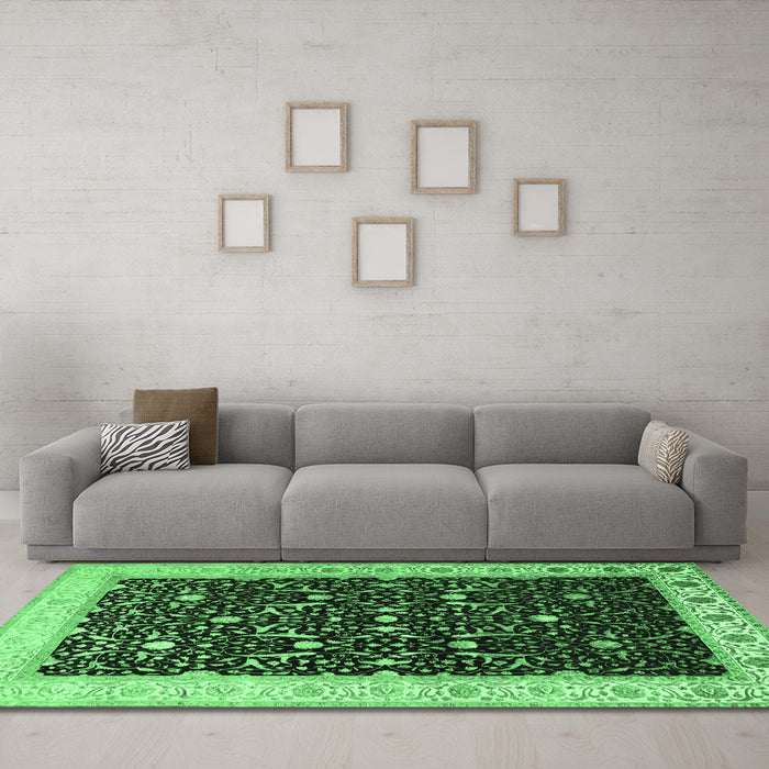 Machine Washable Persian Emerald Green Traditional Area Rugs in a Living Room,, wshtr2084emgrn