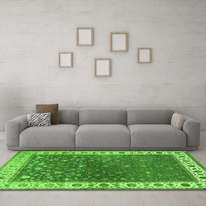 Machine Washable Persian Green Traditional Area Rugs in a Living Room,, wshtr2085grn