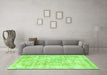 Machine Washable Persian Green Traditional Area Rugs in a Living Room,, wshtr2089grn