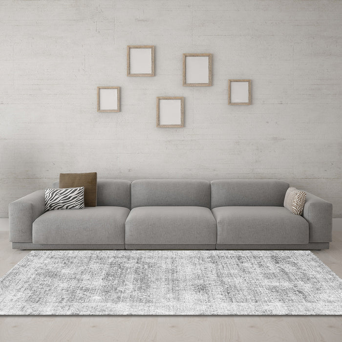 Machine Washable Persian Gray Traditional Rug in a Living Room,, wshtr2091gry