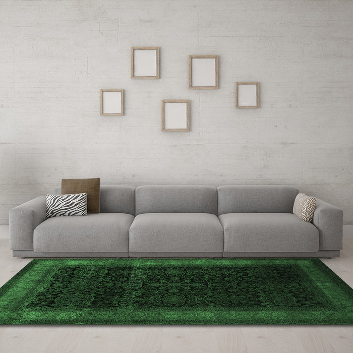 Machine Washable Persian Emerald Green Traditional Area Rugs in a Living Room,, wshtr2094emgrn