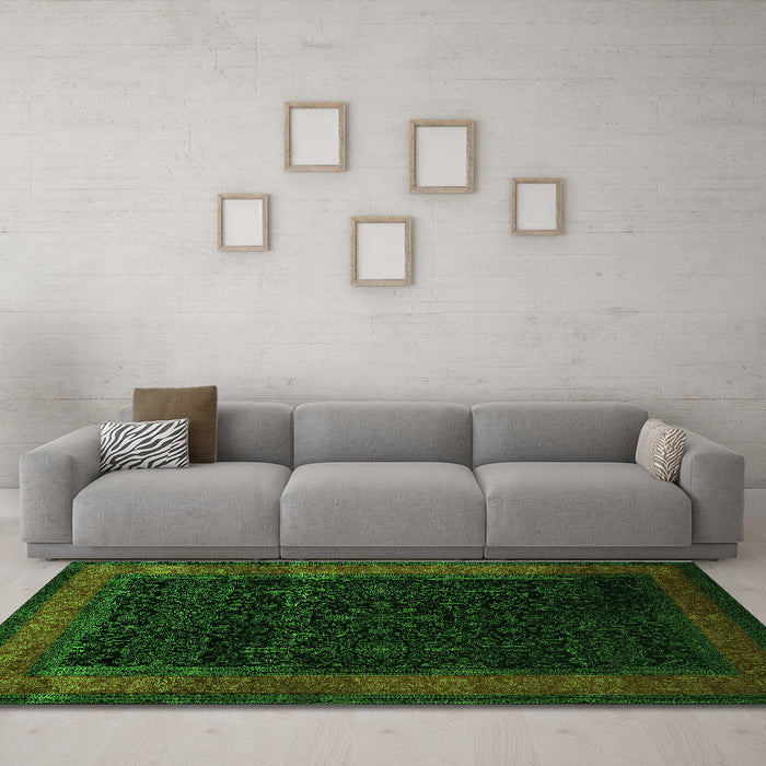Machine Washable Persian Green Traditional Area Rugs in a Living Room,, wshtr2094grn