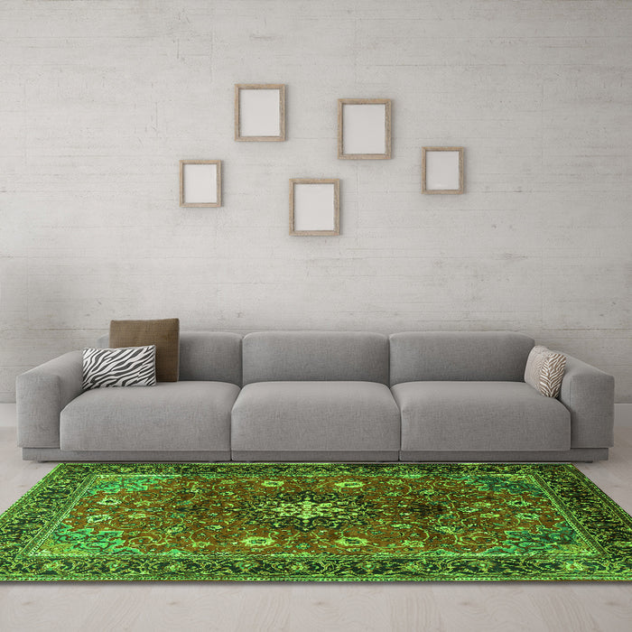 Machine Washable Medallion Green Traditional Area Rugs in a Living Room,, wshtr2096grn