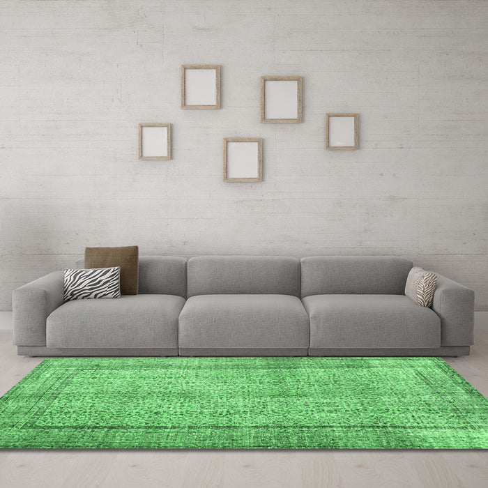 Machine Washable Persian Emerald Green Traditional Area Rugs in a Living Room,, wshtr2097emgrn