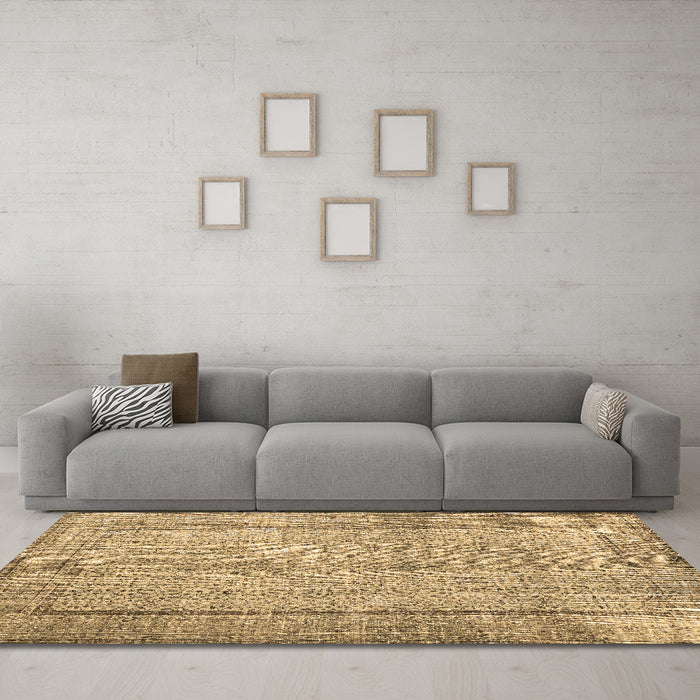 Machine Washable Persian Brown Traditional Rug in a Living Room,, wshtr2097brn