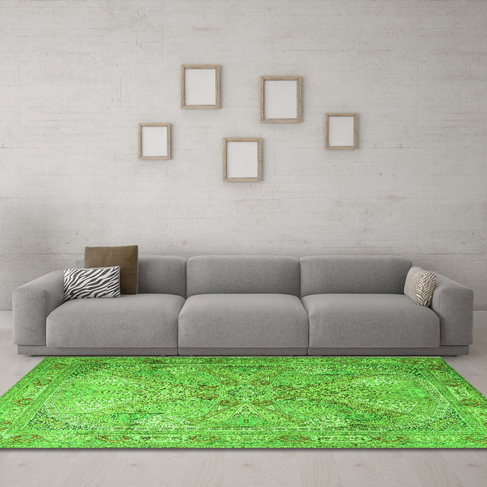 Machine Washable Persian Green Traditional Area Rugs in a Living Room,, wshtr2099grn