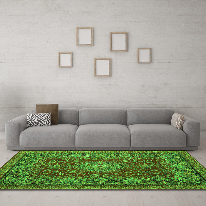 Machine Washable Medallion Green Traditional Area Rugs in a Living Room,, wshtr20grn