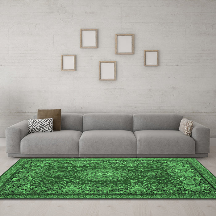 Machine Washable Medallion Emerald Green Traditional Area Rugs in a Living Room,, wshtr20emgrn