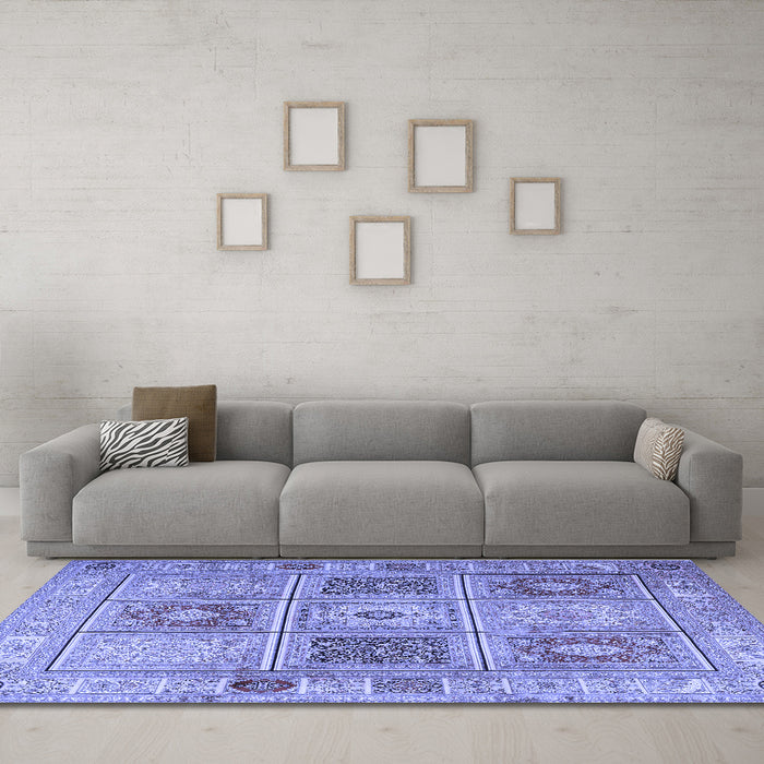 Machine Washable Persian Blue Traditional Rug in a Living Room, wshtr2100blu