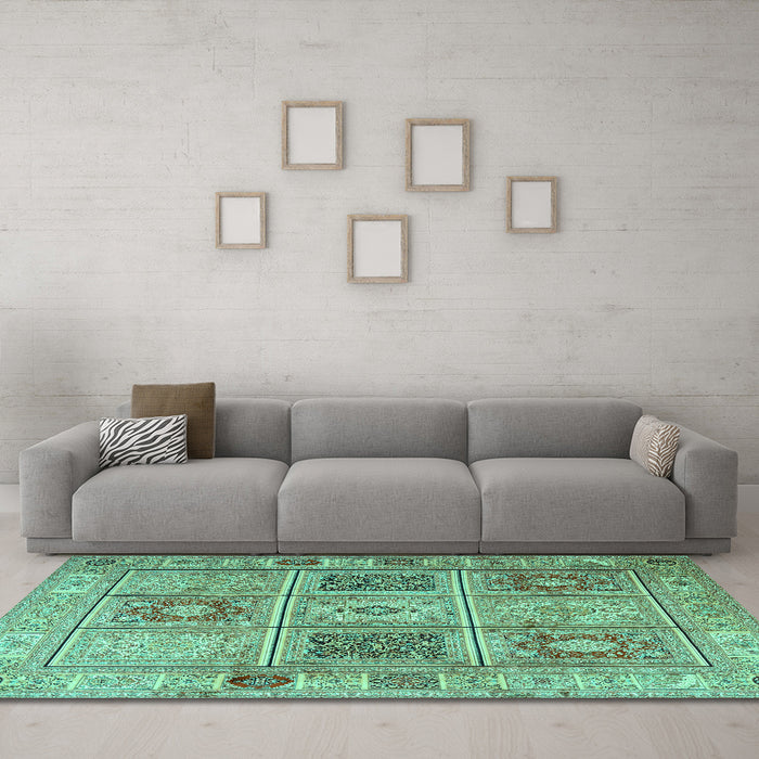 Machine Washable Persian Turquoise Traditional Area Rugs in a Living Room,, wshtr2100turq