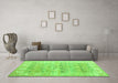 Machine Washable Persian Green Traditional Area Rugs in a Living Room,, wshtr2101grn