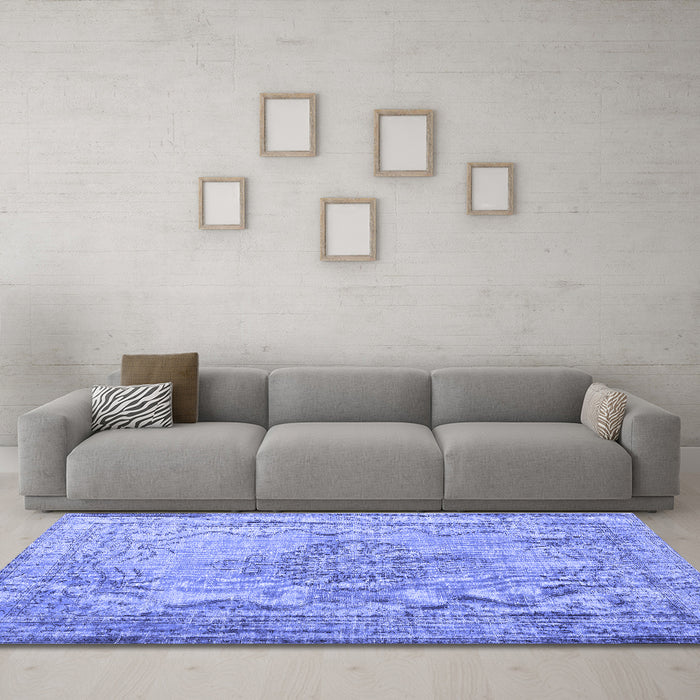 Machine Washable Persian Blue Traditional Rug in a Living Room, wshtr2103blu