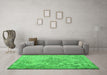 Machine Washable Persian Green Traditional Area Rugs in a Living Room,, wshtr2103grn