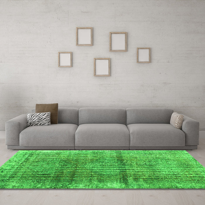 Machine Washable Persian Green Traditional Area Rugs in a Living Room,, wshtr2104grn