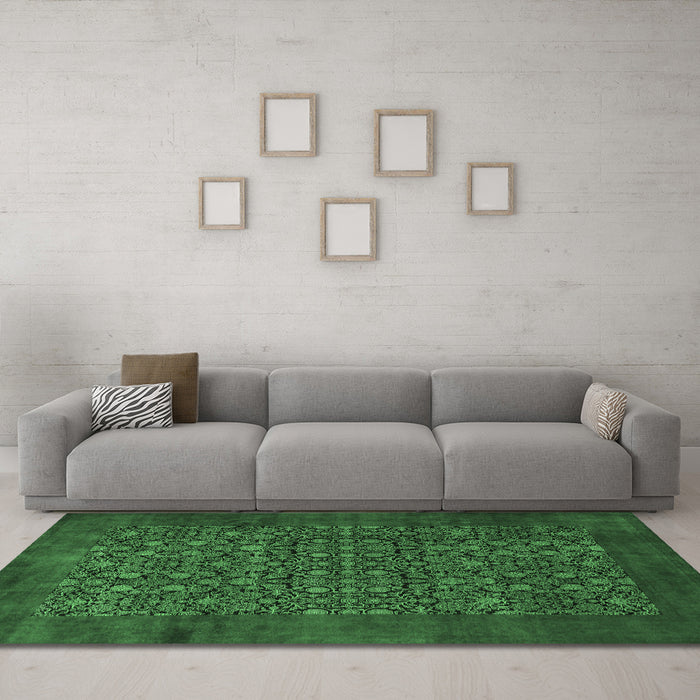 Machine Washable Persian Emerald Green Traditional Area Rugs in a Living Room,, wshtr2105emgrn