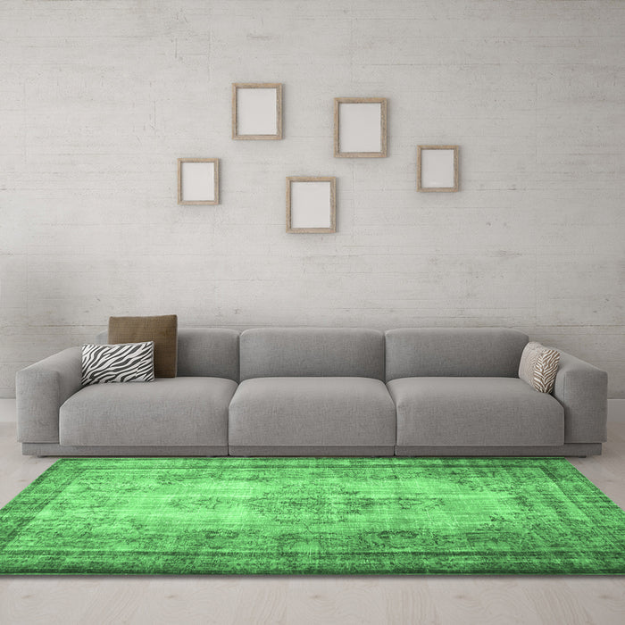 Machine Washable Persian Emerald Green Traditional Area Rugs in a Living Room,, wshtr2106emgrn