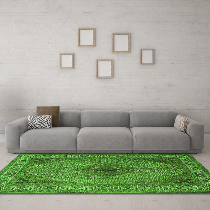 Machine Washable Medallion Green Traditional Area Rugs in a Living Room,, wshtr2108grn