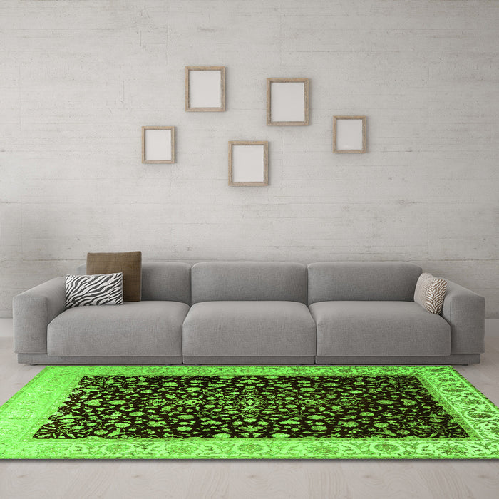 Machine Washable Oriental Green Traditional Area Rugs in a Living Room,, wshtr2109grn