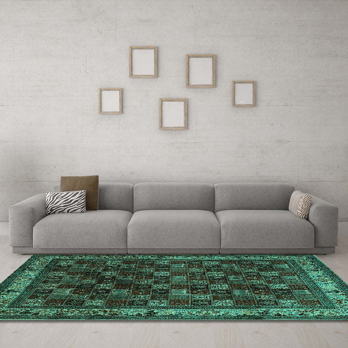 Machine Washable Persian Turquoise Traditional Area Rugs in a Living Room,, wshtr210turq