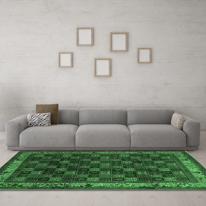 Machine Washable Persian Emerald Green Traditional Area Rugs in a Living Room,, wshtr210emgrn
