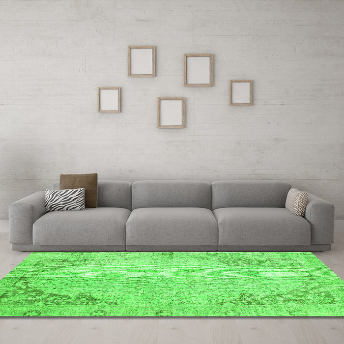 Machine Washable Persian Green Traditional Area Rugs in a Living Room,, wshtr2114grn