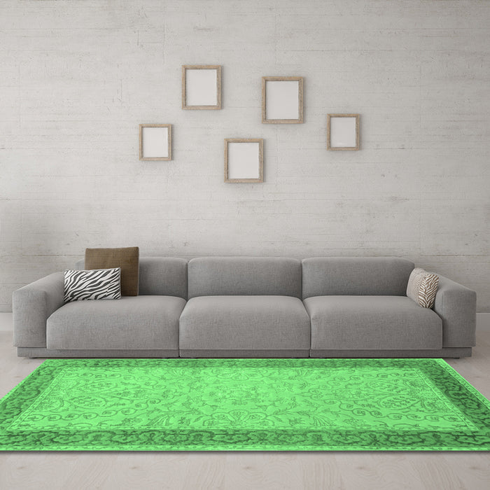 Machine Washable Persian Emerald Green Traditional Area Rugs in a Living Room,, wshtr2116emgrn