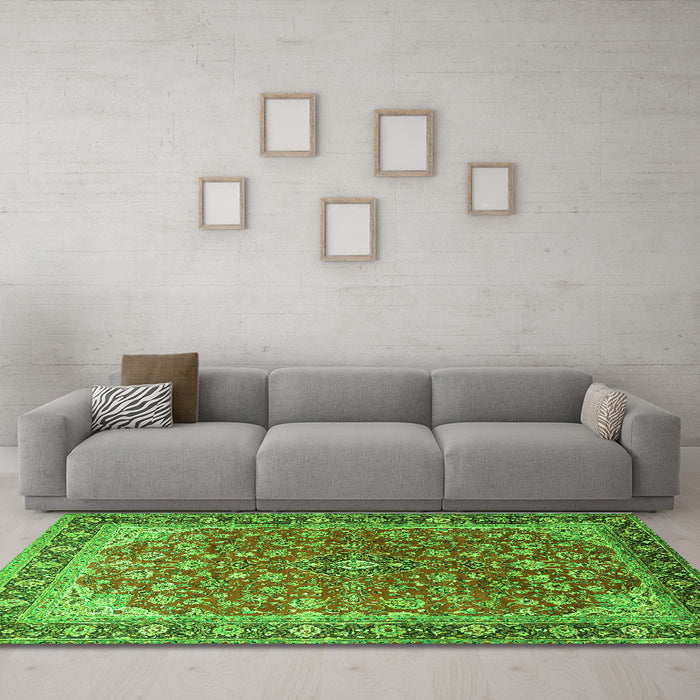 Machine Washable Medallion Green Traditional Area Rugs in a Living Room,, wshtr2118grn