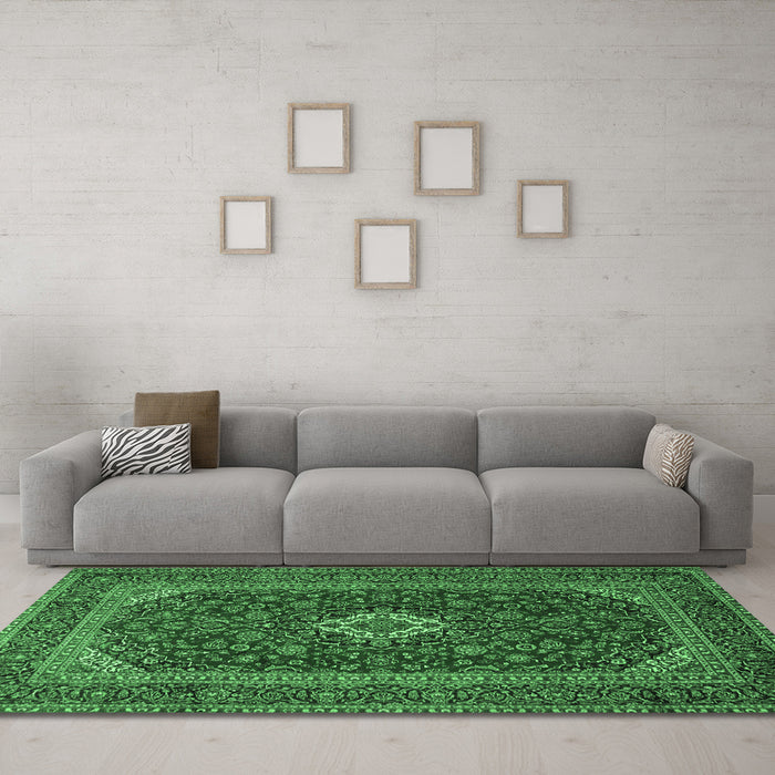 Machine Washable Medallion Emerald Green Traditional Area Rugs in a Living Room,, wshtr2120emgrn