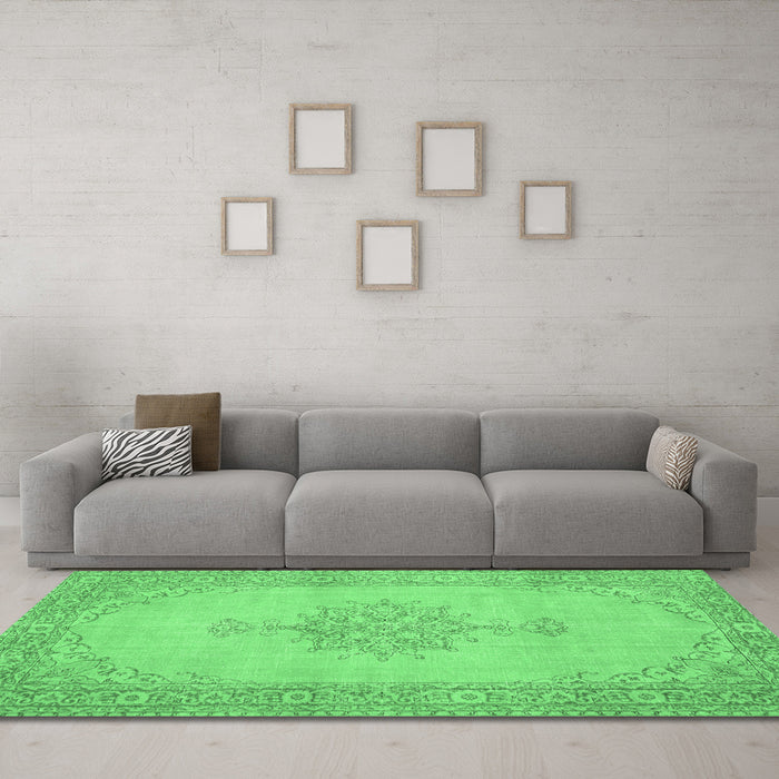 Machine Washable Persian Emerald Green Traditional Area Rugs in a Living Room,, wshtr2121emgrn