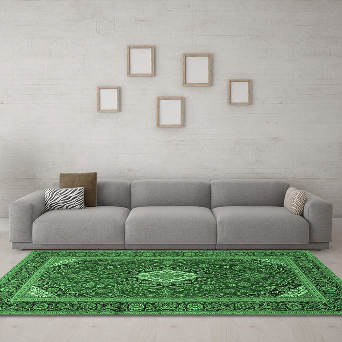 Machine Washable Medallion Emerald Green Traditional Area Rugs in a Living Room,, wshtr2123emgrn