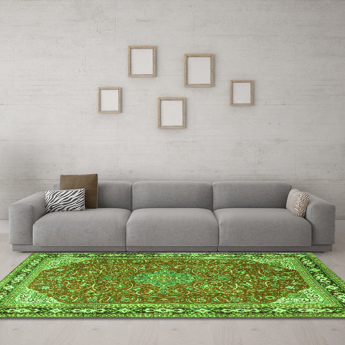 Machine Washable Persian Green Traditional Area Rugs in a Living Room,, wshtr2124grn