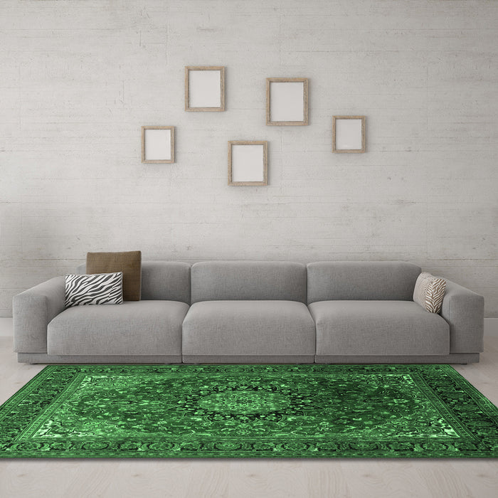Machine Washable Medallion Emerald Green Traditional Area Rugs in a Living Room,, wshtr2128emgrn